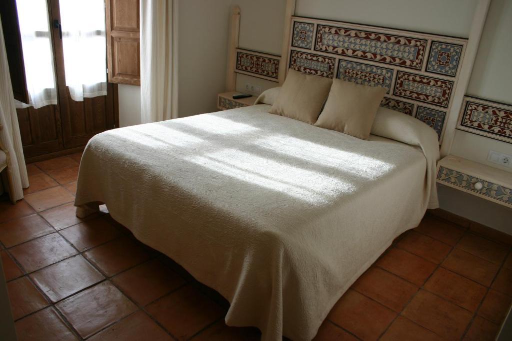 Hostal Santa Maria De Ubeda Ngoại thất bức ảnh
