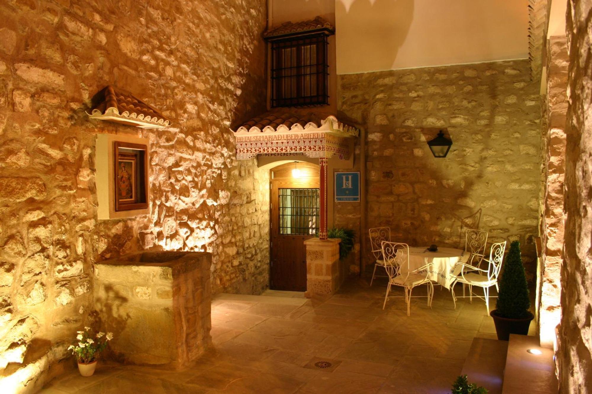 Hostal Santa Maria De Ubeda Ngoại thất bức ảnh